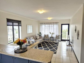Bright and Sunny 2 Bedroom Flat
